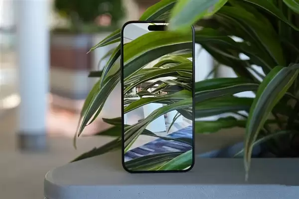 iPhone 18 Pro Max电池史诗级加强!苹果续航最强旗舰来了