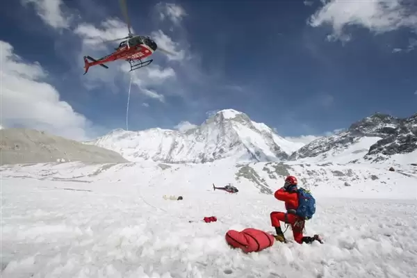 尼泊尔披露珠峰直升机救援骗保大案:机构骗取近2000万美元保险赔付款