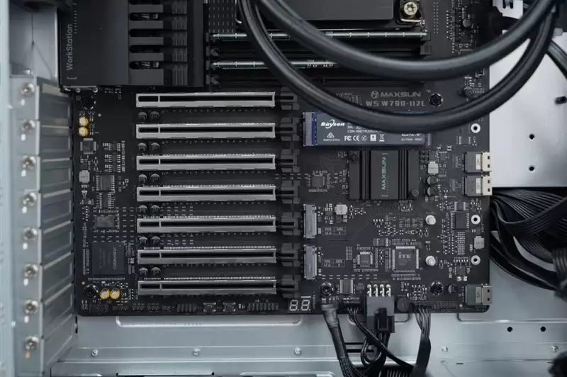 4张96GB显存暴力输出!英特尔锐炫Pro B60和长城世恒X-AIGC工作站评测:可满足千人同时在线聊天