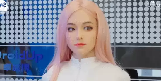 上海企业推Moya人形陪伴机器人:仿生拟真、温感交互,2026年量产落地