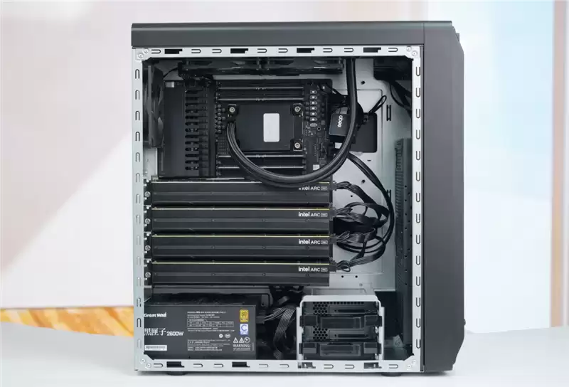 4张96GB显存暴力输出!英特尔锐炫Pro B60和长城世恒X-AIGC工作站评测:可满足千人同时在线聊天