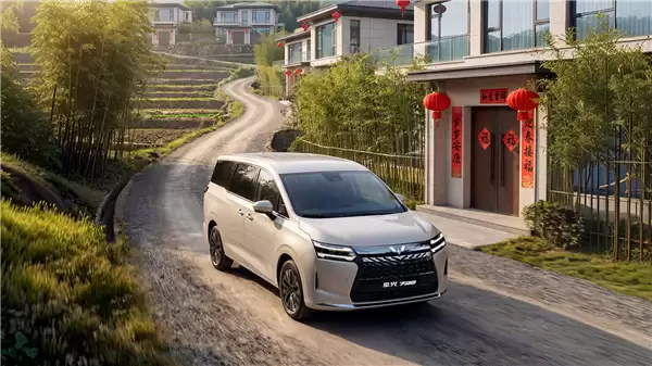 五菱造的亲民MPV卖爆了!星云730上市80天销量破2.6万台