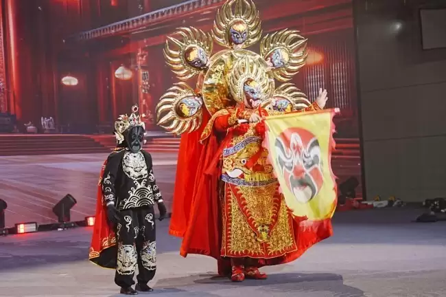 全球首届机器人春晚惊艳亮相！京东“机器人”搜索量同比增超400%