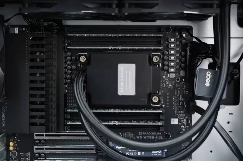 4张96GB显存暴力输出!英特尔锐炫Pro B60和长城世恒X-AIGC工作站评测:可满足千人同时在线聊天