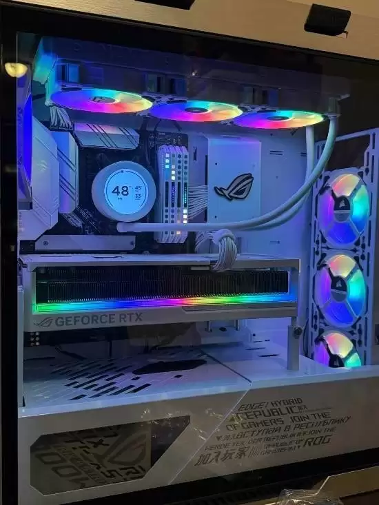 电商平台系统故障致已退款订单仍发货,用户获赠华硕RTX 5080显卡