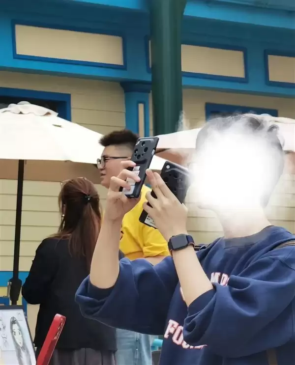 机圈望远镜来了 OPPO Find X9 Ultra工程机偷跑:支持10倍光变