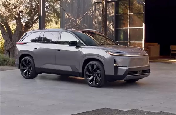 丰田头铁！在美国逆势推出纯电汉兰达：续航500km