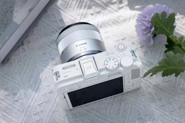 送男友或女生都满分:佳能R50V,一款为节日而生的小巧全能拍摄礼物