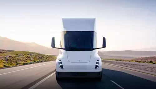 特斯拉Semi电动重卡将于2026年在内华达工厂大批量投产
