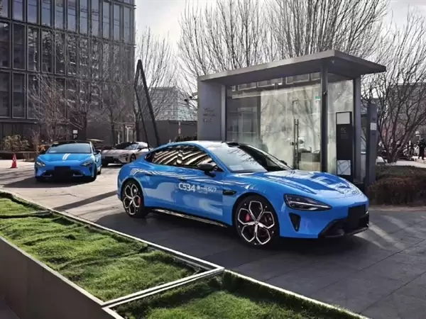 严把质量关！雷军晒新一代SU7测试车：我多次参加新车测试