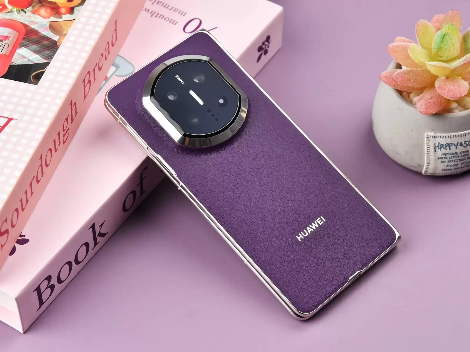 推荐一款搭载最新鸿蒙系统的折叠屏手机?