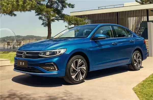 大众终于掀桌子了！2026款宝来狂降3万：8.29万起售无减配