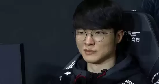 T1与韩国海军签约!网友调侃Faker成“李参谋”了?