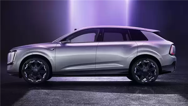 最具未来感的奥迪SUV来了!E7X量产版实车曝光:最大续航751km