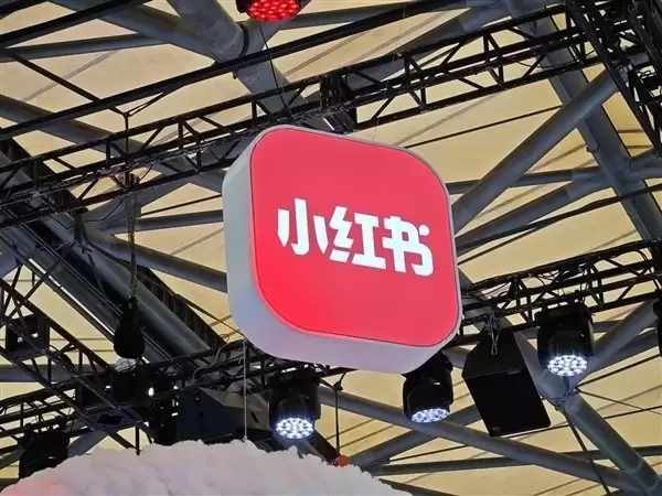 小红书上线AI内容强制标识机制,未标注将限流