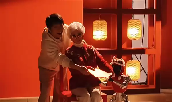 马年春晚官方爆料：蔡明时隔七年回归 搭档王天放、机器人