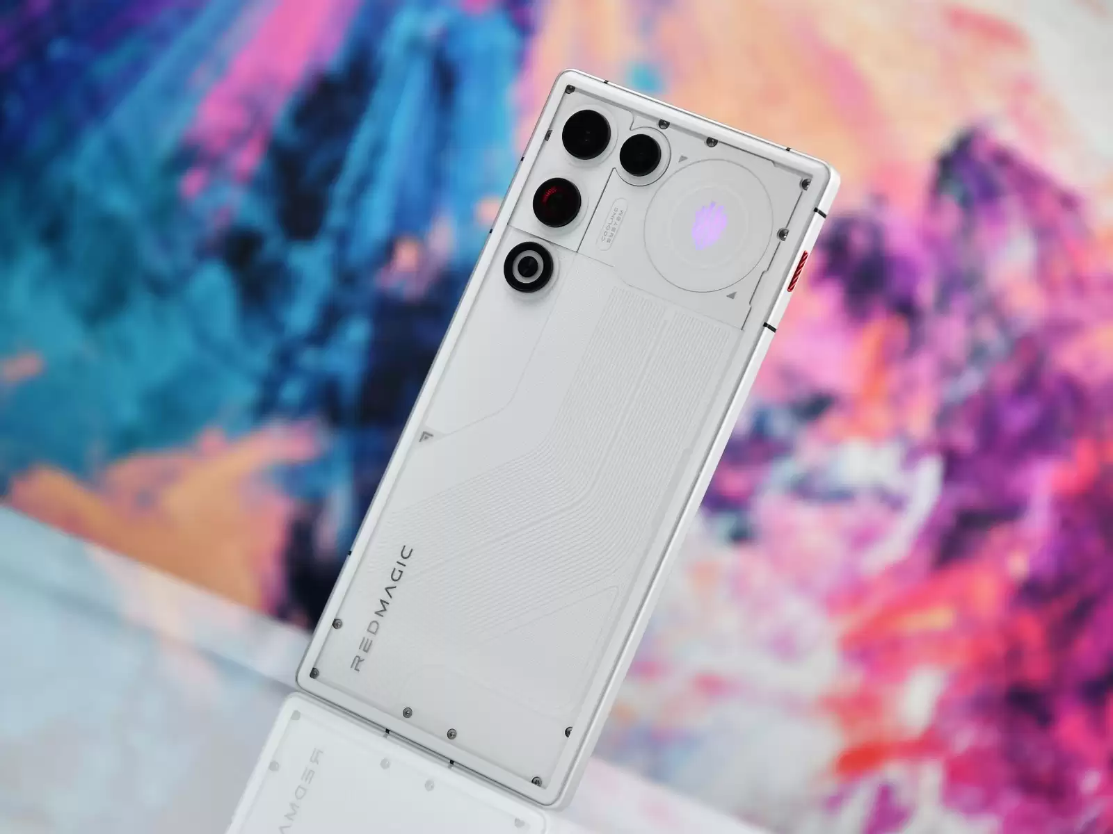 推荐一款游戏手机，要轻薄要性能强