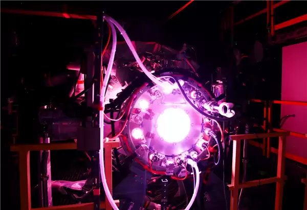 美企核聚变突破：等离体达1.5亿℃，迈向商用发电关键一步