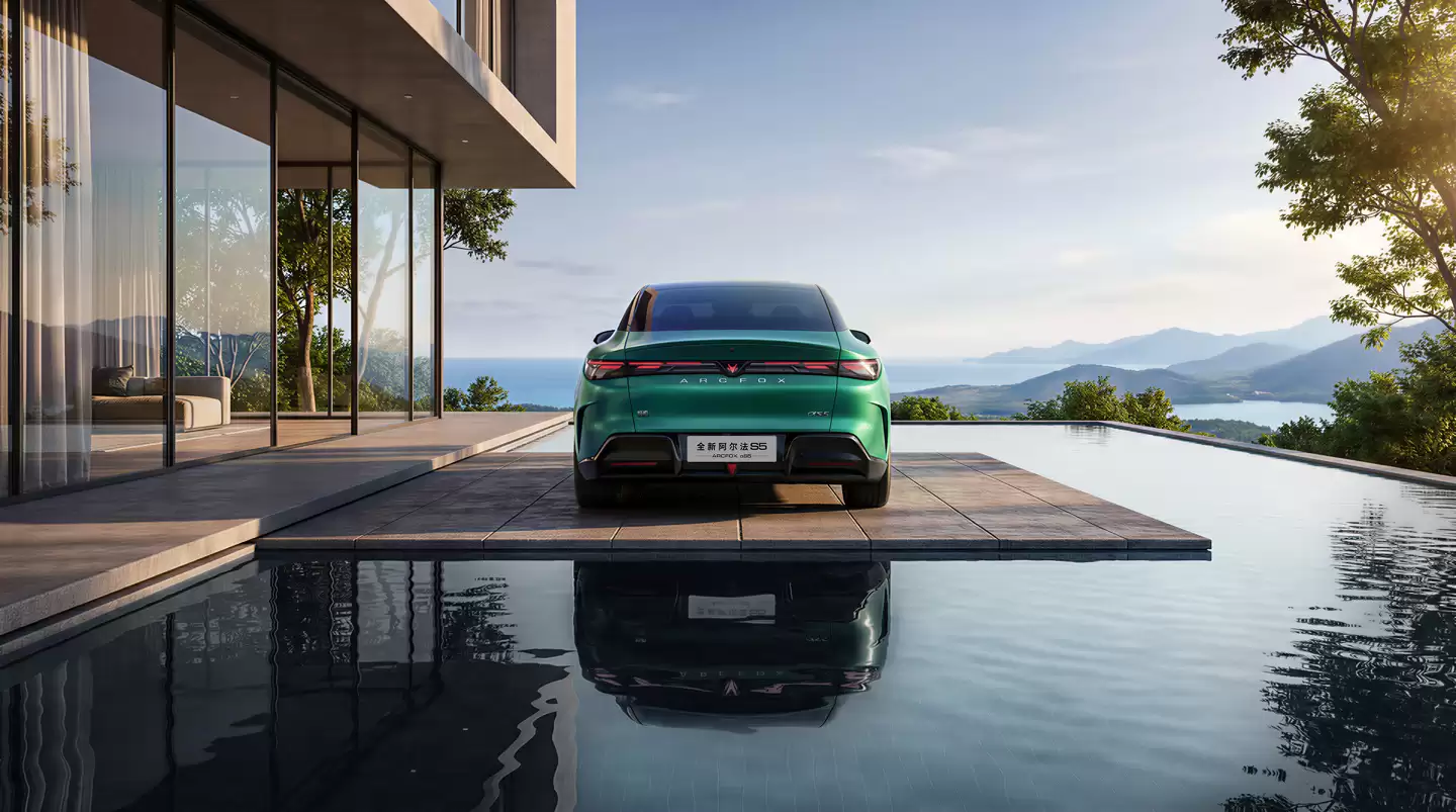 全新极狐阿尔法 S5 外观公布:新增绿色车漆,将提供增程车型