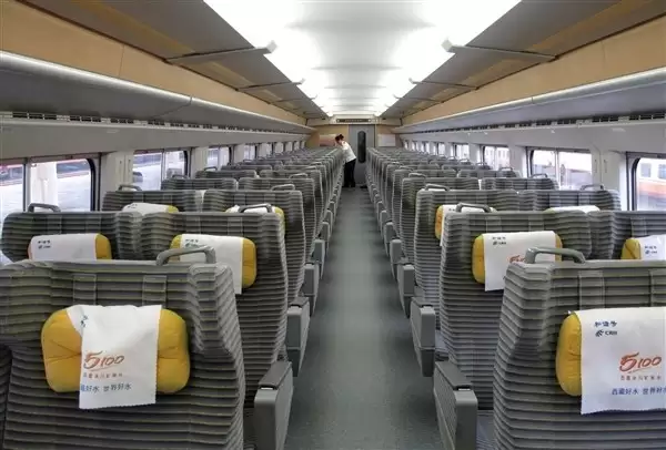 警惕第三方抢票陷阱：12306唯一官方渠道，候补成功率超70%