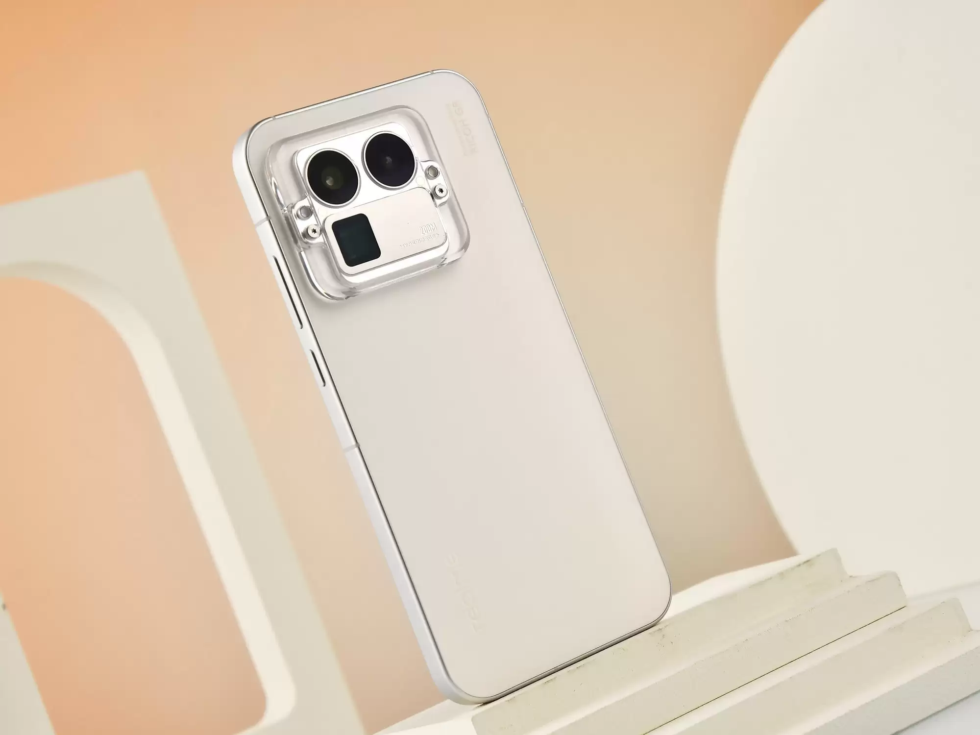 都说真我GT8+ Pro性价比高，具体高在哪里？