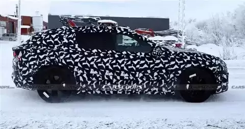 奔驰AMG GT纯电SUV谍照曝光:三电机1360马力,2027年上市