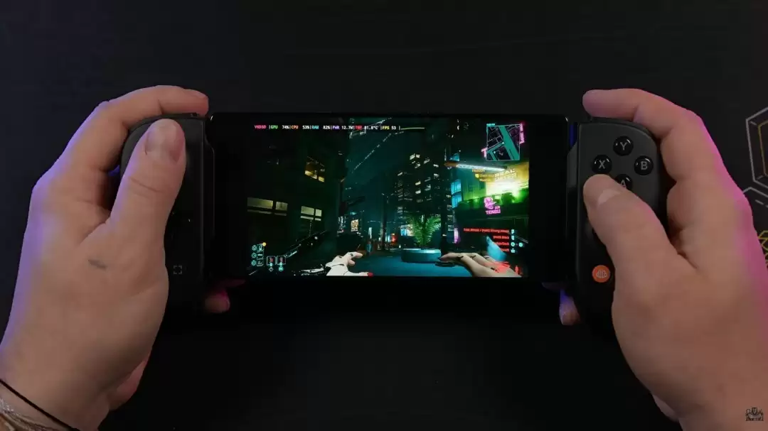 红魔11 Pro实测:赛博朋克2077安卓流畅运行,50帧稳定但机身达100℃