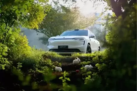 全新问界M7上市：纯电续航327km，加量不加价