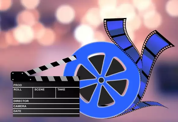 春节档票房破30亿!《飞驰人生3》成今年最大赢家