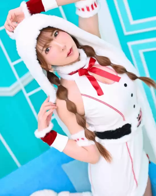 祝大家新年快乐：波多野结衣晒新图美爆了 你感受到祝福没