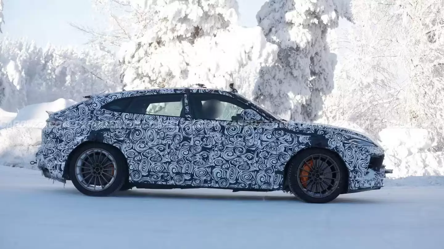 Urus SE Performante路测图曝光：兰博基尼最强SUV