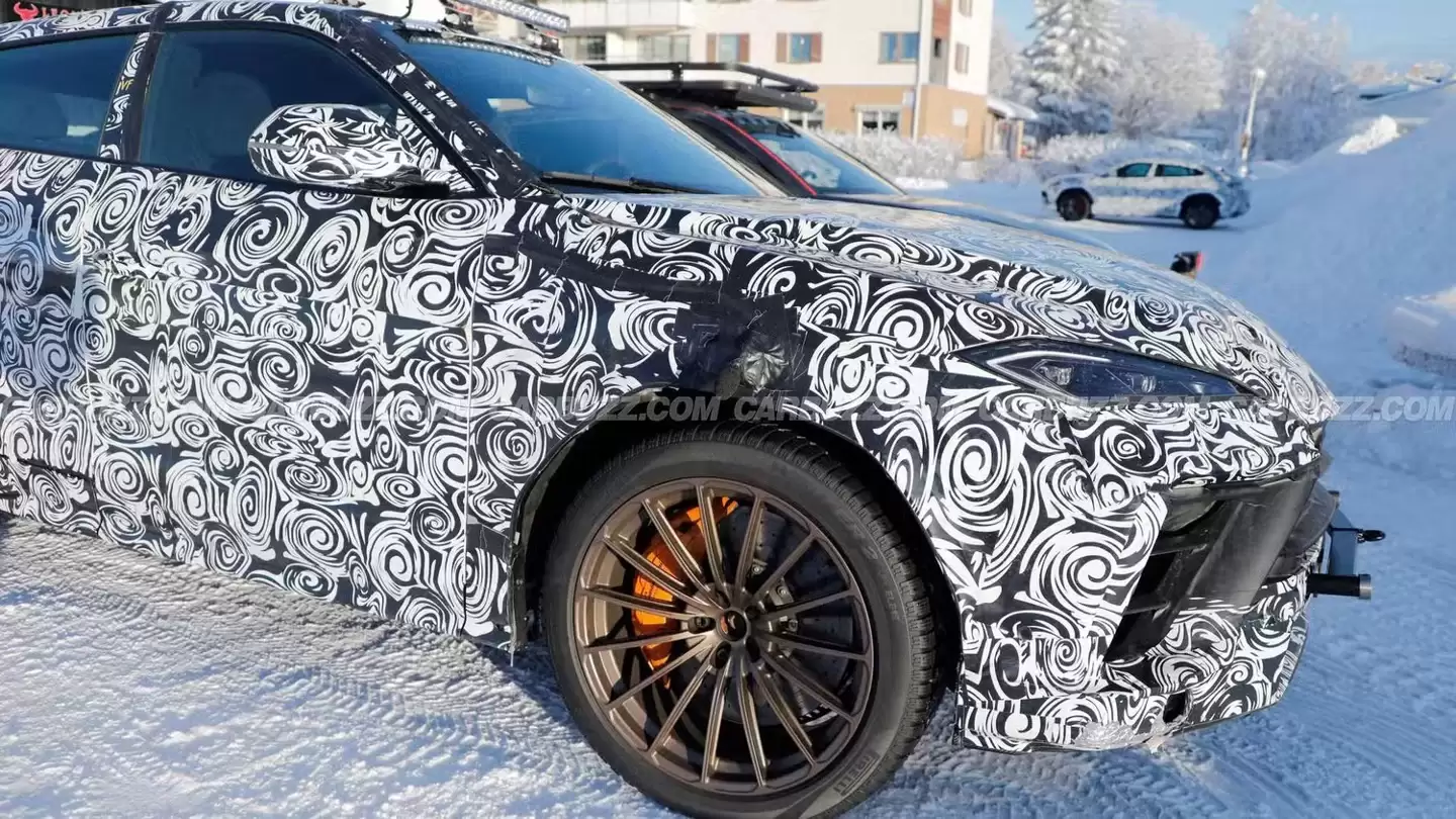 Urus SE Performante路测图曝光：兰博基尼最强SUV