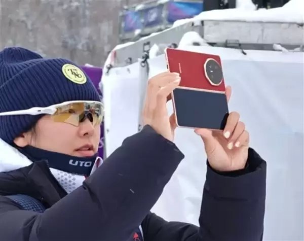 荣耀Magic V6配置确认:骁龙8E5+7150mAh折叠屏最大电池