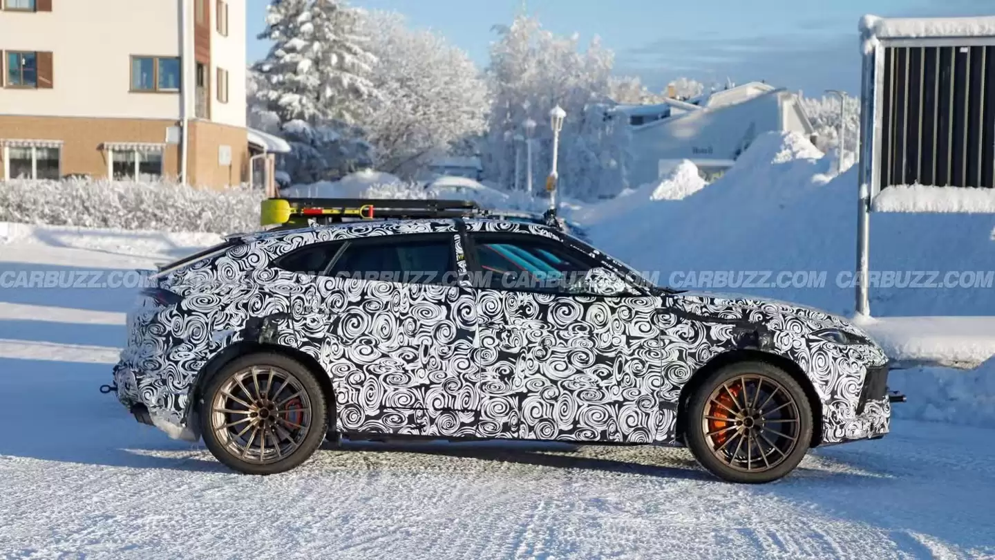 Urus SE Performante路测图曝光：兰博基尼最强SUV