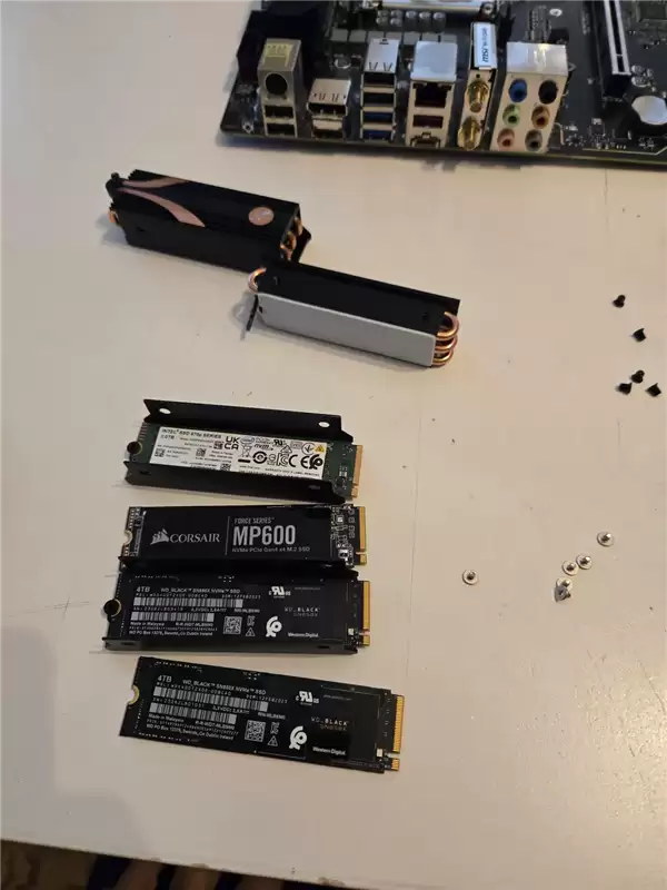 花400多元买二手Z690主板:结果附带4个SSD!总容量达到12TB