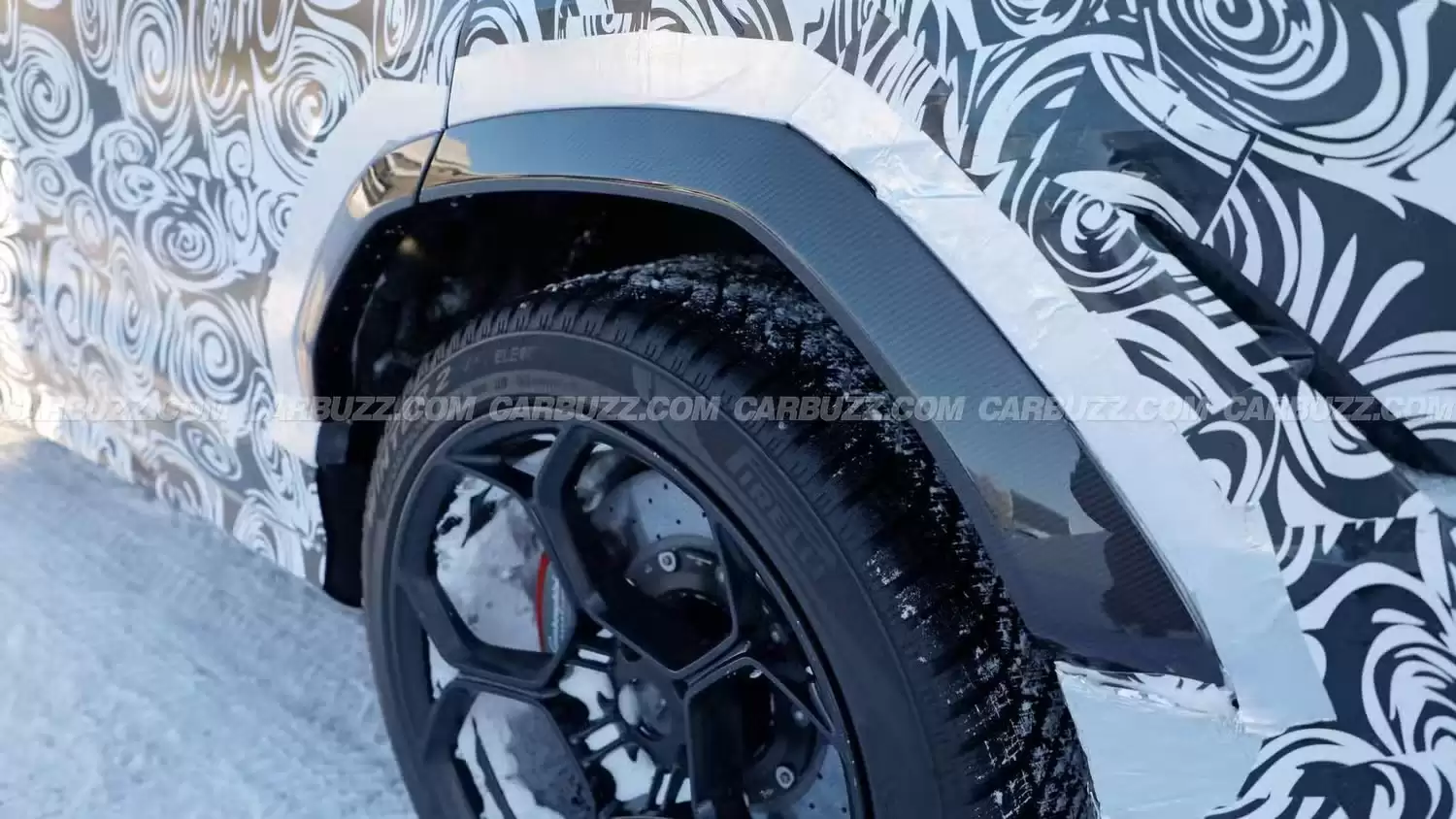 Urus SE Performante路测图曝光：兰博基尼最强SUV