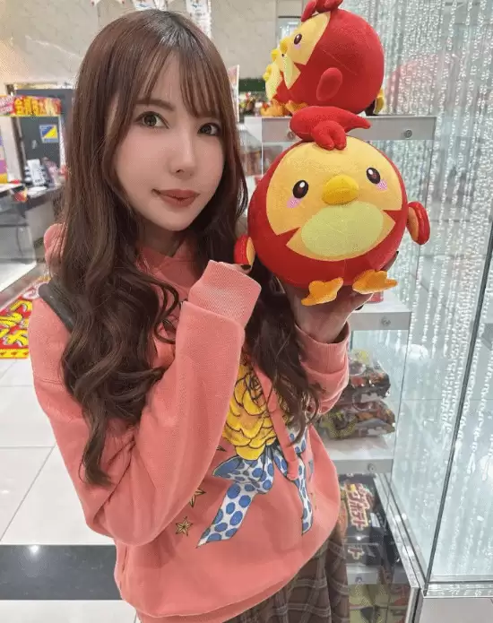 祝大家新年快乐：波多野结衣晒新图美爆了 你感受到祝福没