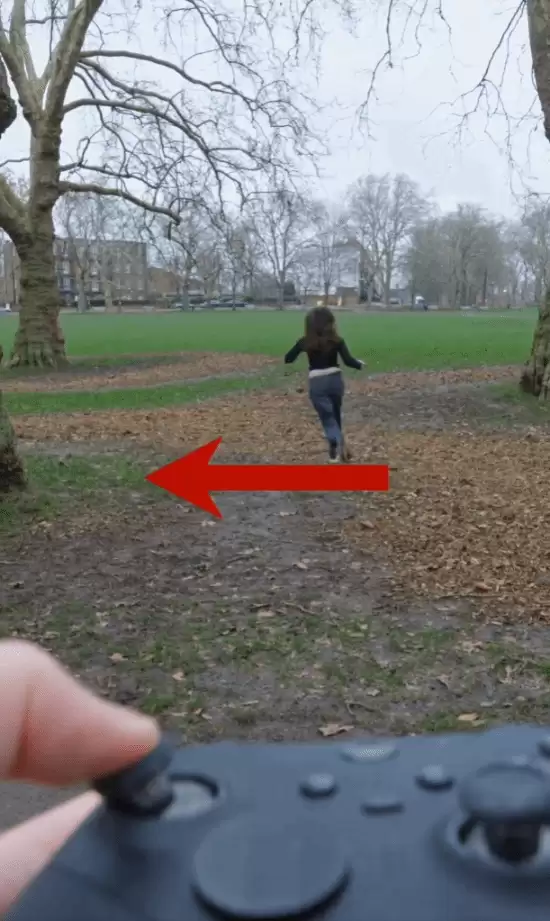 美女主播头部装电极片让别人用游戏手柄控制行动 效果惊人