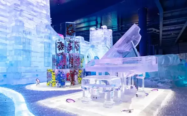 哈尔滨冰雪大世界因气温升高提前闭园:给游客退票后 承诺下届免费看