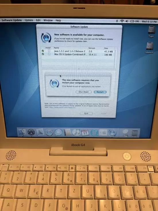 iBook G4问世21年仍联网下载旧版补丁,见证苹果软硬件长周期兼容奇迹