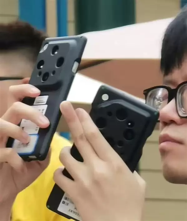 OPPO Find X9 Ultra来了:原生10倍光学变焦回归 机圈最强长焦大炮