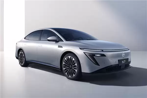 11万能买合资中大型纯电!东风日产N7青春版上市:10.99万起