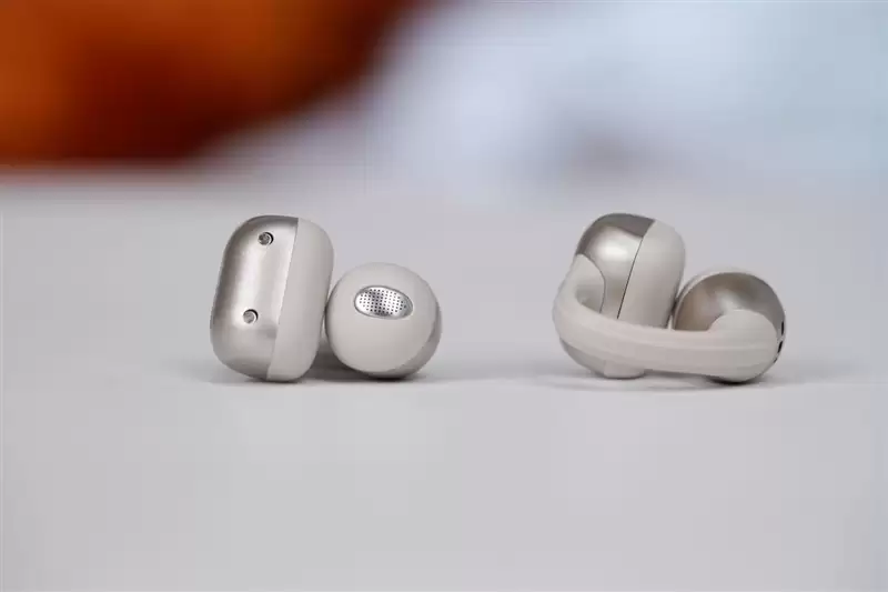 299 元卷出天际!哈趣 Ace1 耳机评测:自带 AI 翻译与会议纪要 它真能平替千元旗舰