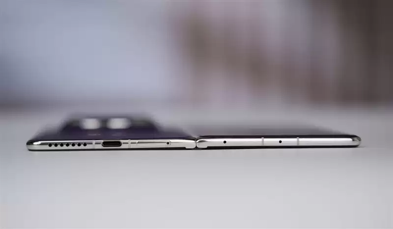 左手 AI右手大屏!华为Mate X7典藏版体验评测:鸿蒙OS 6.0加持 不仅是折叠更是掌上工作站