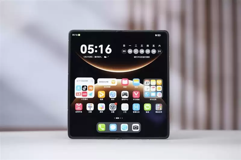 左手 AI右手大屏!华为Mate X7典藏版体验评测:鸿蒙OS 6.0加持 不仅是折叠更是掌上工作站