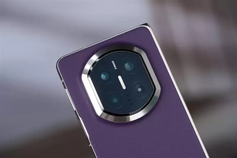 左手 AI右手大屏!华为Mate X7典藏版体验评测:鸿蒙OS 6.0加持 不仅是折叠更是掌上工作站