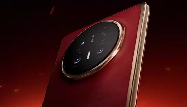 荣耀Magic V6赤兔红发布：环保绒皮+骁龙8至尊版+7150mAh续航