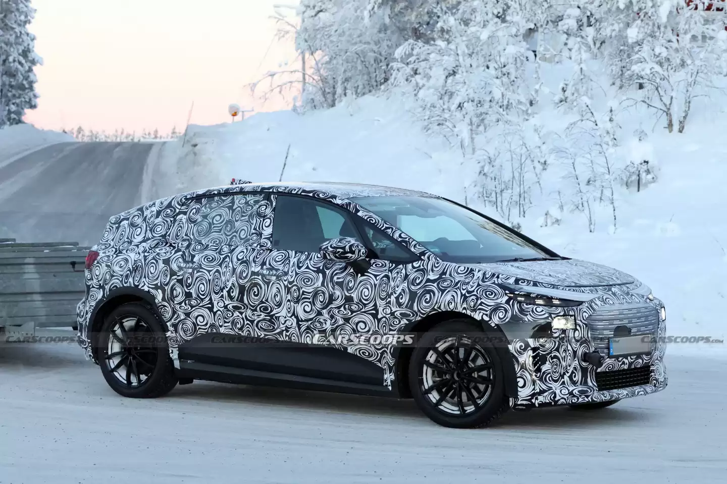 奥迪最小纯电SUV:新A2 e-tron路测图曝光