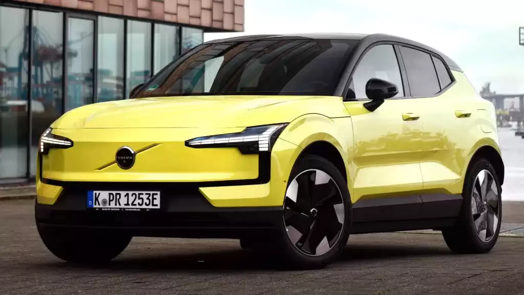 沃尔沃全球召回超4万辆EX30:电池存起火风险,充电别超70%