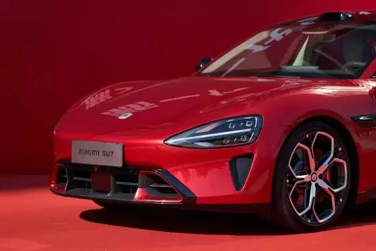 小米SU7推全新赤霞红配色,寓意晨曦霞光与新生期许